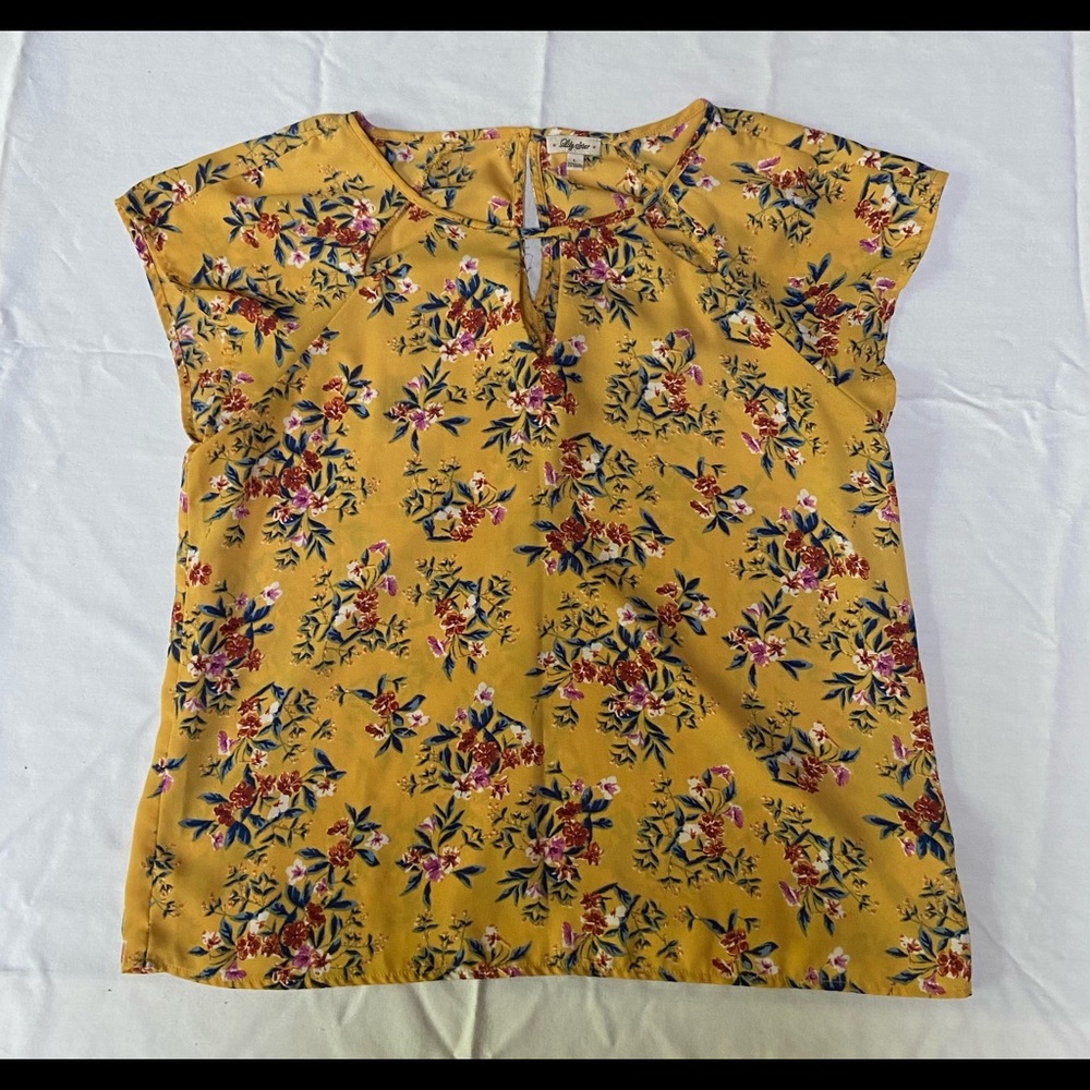 Women’s Floral Top